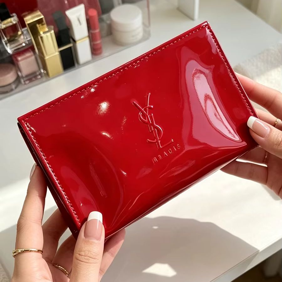 حقيبة مستحضرات تجميل من الجلد  - مراجعة Luxury Skincare Logo وسعره